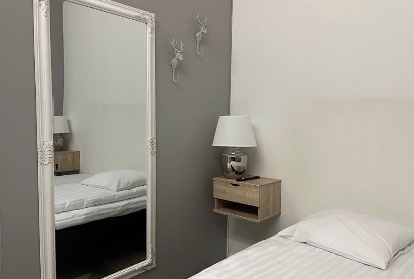 Kotimaailma Rooms Crystal Suites